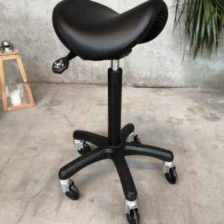 Sadelstol til frisøren - Egholm Stole ApS - ergonomi fokus